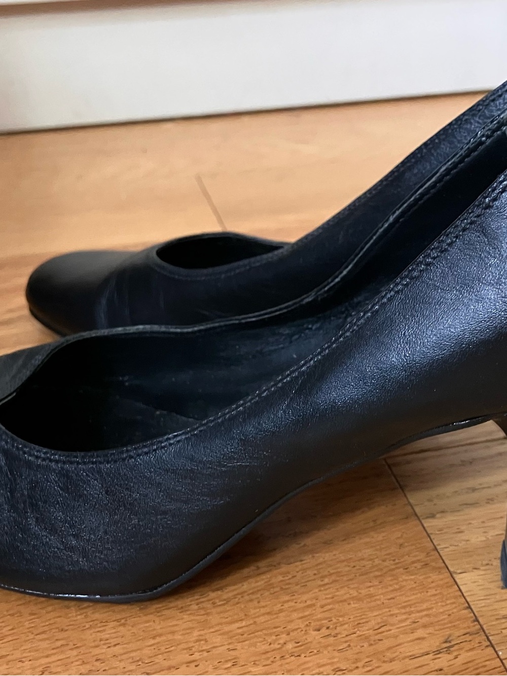 Classic Black Women's Leather Pumps